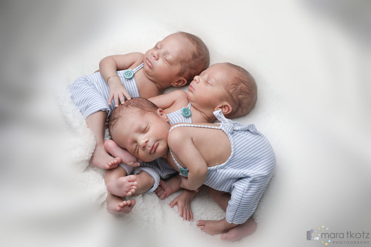 Ensaio Newborn de Trigêmeos Ensaio Newborn de Trigêmeos